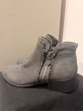 MIA Gray Suede Fringe Ankle Booties with Side Zipper